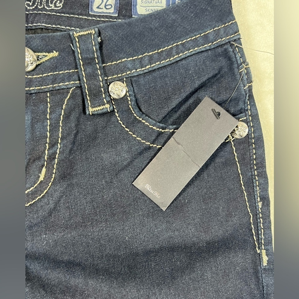 NWT Miss Me Pop Wing Size 26 Signature Skinny Studded Jeweled Dark Wash Jeans - Picture 9 of 16